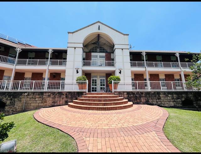 2,804M² OFFICE FOR SALE IN FOURWAYS